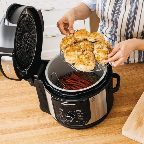 Ninja FD401C Foodi 8-QT. 9-in-1 Deluxe XL Pressure Cooker & Air Fryer