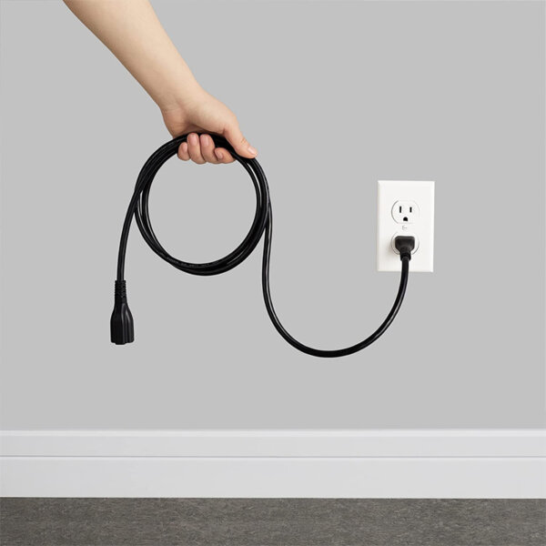 Amazon basics 6-foot extension cord 13, 125v - black